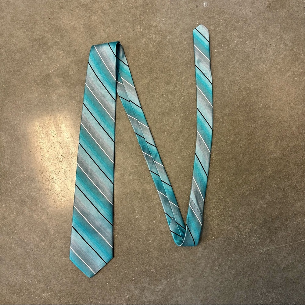 Men’s Paul Dione Blue Silk Tie 58”